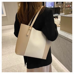 Nouvel Arrivage Printemps – Sac Fourre-Tout Femme Décontracté Grande Capacité Style Coréen Sac à Main Bandoulière Tendance Color Block - Product Image 3