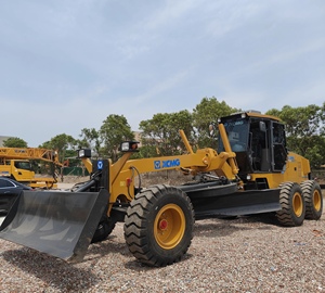 Niveleuse XCMG GR2153 d'occasion <span class=keywords><strong>de</strong></span> haute qualité, 16,5 tonnes, moteur Cummins 164 kW, pour la préparation des terres agricoles, chantier <span class=keywords><strong>de</strong></span> construction, <span class=keywords><strong>vente</strong></span> chaude - Product Image 6
