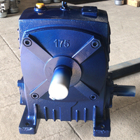 Reduktor Kecepatan Roda Gigi Besi Seri WP 20 HP Rasio 10:1 Pemasangan Miring Mini Gearbox ODM Dapat Disesuaikan