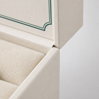 Boîte cadeau rigide magnétique à rabat blanc mat de qualité supérieure FUSSEN avec motif luxueux, emballage de luxe