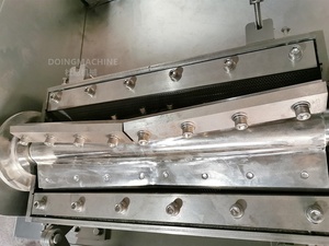 回転式ナイフアラビアガム粉砕機（粗アラビアガム粉末製造用） - Product Image 4