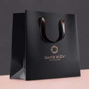 Customized Branded Logo Luxury Black Paper Apparel Packaging Gift Shopping Bag Paperbag