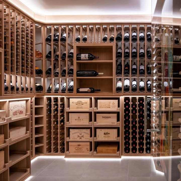 Custom Design Save Space Wood Display Rack Walk-in Wine Storage Room ...