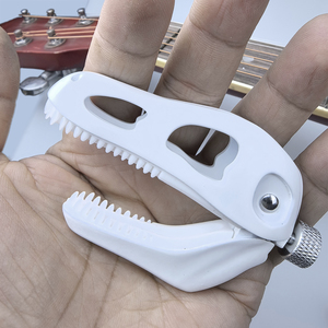El nuevo capo ajustable de aleación de zinc con forma de animal es adecuado para ukelele, guitarra eléctrica y bajos. - Product Image 5