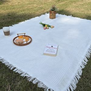 Nappe élégante en lin Oxford imperméable pour l'extérieur Tapis de pique-nique pliable en style camping - Product Image 1