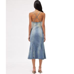 เดรสยีนส์สไตล์วินเทจ YK2 แบบไม่มีแขน ความยาวปานกลาง พร้อมงานปักและหมุดตกแต่ง ล้างสีแบบโอลด์วอช สำหรับผู้หญิง - Product Image 4