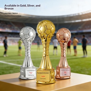ถ้วยรางวัลฟุตบอลแบบกำหนดเอง พิมพ์โลโก้ รองเท้าทองคำ ลูกฟุต<span class=keywords><strong>บอล</strong></span>ทองคำ ถุงมือทองคำ นักยิงประตูยอดเยี่ยม ผู้รักษาประตู ระดับโลก - Product Image 3