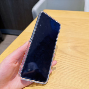 Para <span class=keywords><strong>Motorola</strong></span> <span class=keywords><strong>Razr</strong></span> 2023 Funda con hebilla de metal Slim Fit Soft TPU Funda móvil a prueba de golpes para Moto <span class=keywords><strong>Razr</strong></span> 40 Ultra - Product Image 2