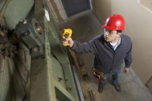 เครื่องวัดอุณหภูมิอินฟราเรดอุตสาหกรรม 62 แม็กซ์ -22 +932 องศาฟาเรนไฮต์ ช่วงการวัด 22 ถึง 932 องศาฟาเรนไฮต์ ระบบเล็งเป้าหมายด้วยเลเซอร์เดี่ยว อัตราส่วนระยะจุดเป้าหมาย 10:1 ระดับความแม่นยำ 0.1 - Product Image 4