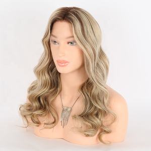 प्राकृतिक दिखने वाला 20 इंच लंबा लहरदार यूरोपीय मानव बाल लेस फ्रंट विग ग्लैमरस गोरा और भूरा हाइलाइट्स विग - Product Image 3