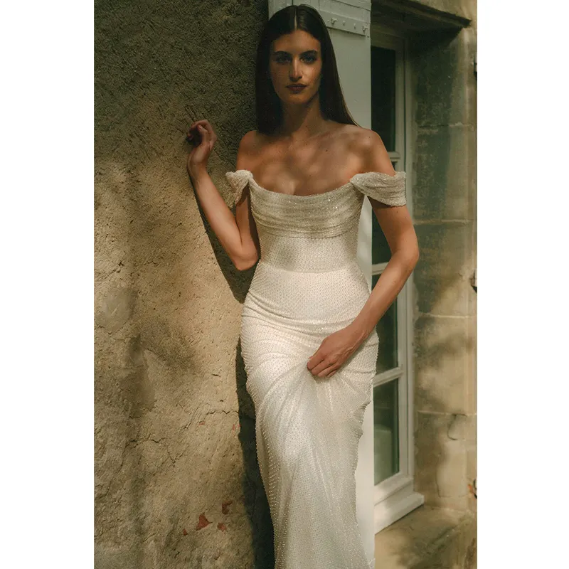 Vestido de noiva sereia mangas fora do ombro, vestido de noiva com tecido rico disperso com lantejoulas e contas