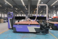 Routeur CNC de haute qualité pour le travail du bois avec quatrième axe rotatif de type mandrin pour les pieds de meubles, les trophées et la sculpture décorative sur bois