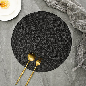 Set <span class=keywords><strong>de</strong></span> <span class=keywords><strong>table</strong></span> en cuir PVC doré et argenté ajouré <span class=keywords><strong>de</strong></span> style designer pour <span class=keywords><strong>table</strong></span> à manger, <span class=keywords><strong>table</strong></span> <span class=keywords><strong>de</strong></span> bureau et vaisselle - Product Image 1