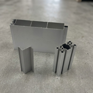 Profilé de persienne en aluminium extrudé sur mesure, grille décorative et moulure murale pour porte extérieure - Product Image 1