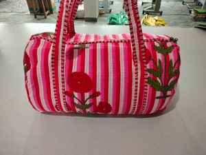 Bolsa de Viaje de Fin de Semana de Lujo Hecha a Mano, con Estampado de Bloques de Algodón, Acolchada, de Gran Capacidad, Resistente, para Deportes, Viajes, Gimnasio, Yoga - Product Image 6