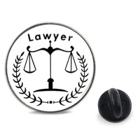 Épingles de Revers Personnalisées Symbole de la Loi, Balance, Marteau, Portrait d'Avocat – Broches Rétro en Métal pour la Justice, Idéales pour Tribunal, Remise de Diplôme, Cadeau Souvenir