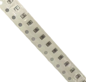 Nouveau capteur de température TAIYAN Circuit intégré électronique GRM188R71H104KA93D avec plage de température de fonctionnement de -55°C à 125°C 50VDC - Product Image 3