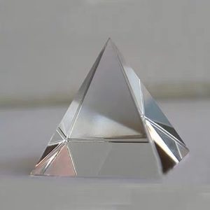 Pirámide de Cristal K9 en Blanco al por Mayor, Grabado Láser 3D Personalizado, Estilo Faraón Egipcio, Patrón Floral, Regalos Empresariales de Alta Calidad - Product Image 5