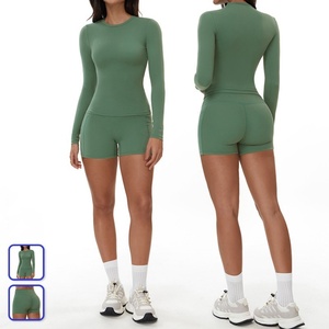 Ensemble de sport de style nouveau, hauts à manches longues pour Pilates, shorts de fitness taille haute pour la course à pied, ensemble de yoga 2 pièces pour femmes - Product Image 1