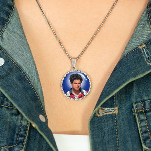 GIVELUCK Edelstahl 18K Vergoldete Gesegnete Medaille des Heiligen Carlo Acutis Halskette Schutzpatron für Kinder Internet-Jugend - Product Image 3