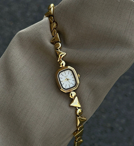 Reloj de Pulsera Vintage para Mujer, Esfera Irregular, Estilo Lujoso y Elegante, Reloj de Cuarzo de Alta Textura - Product Image 6