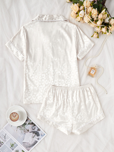 Vente en gros d'usine, pyjamas et pantalons courts blancs de luxe, toucher doux, style simple pour femmes - Product Image 2