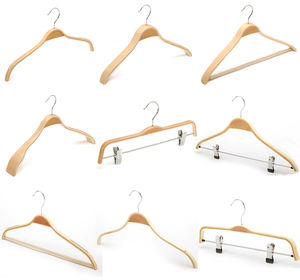 Cintres en bois personnalisés avec logo pour pantalons, écharpes, châles et hijabs - Product Image 6