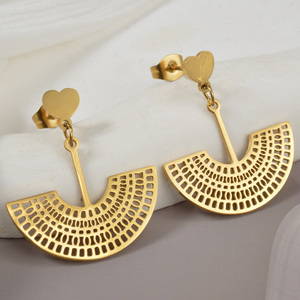 Pendientes de moda chapados en oro de 18 quilates con diseño de abalorios, aros y colgantes de acero inoxidable para mujer, venta al por mayor para diseñadores. - Product Image 5