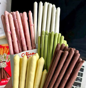 Bâtonnets de biscuits croustillants Pock avec une enrobage lisse aux myrtilles et framboises, saveur riche aux fruits rouges mélangés - Product Image 6