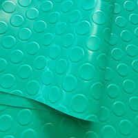 Rouleaux de tapis de sol antidérapants industriels ronds en PVC colorés pour extérieur avec service de découpe