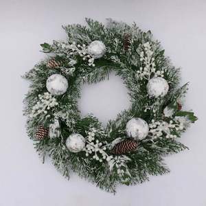 Guirlande de Noël en PVC+PE vert de 45 cm avec décorations dorées, guirlande artificielle faite à la main pour décoration intérieure - Product Image 4