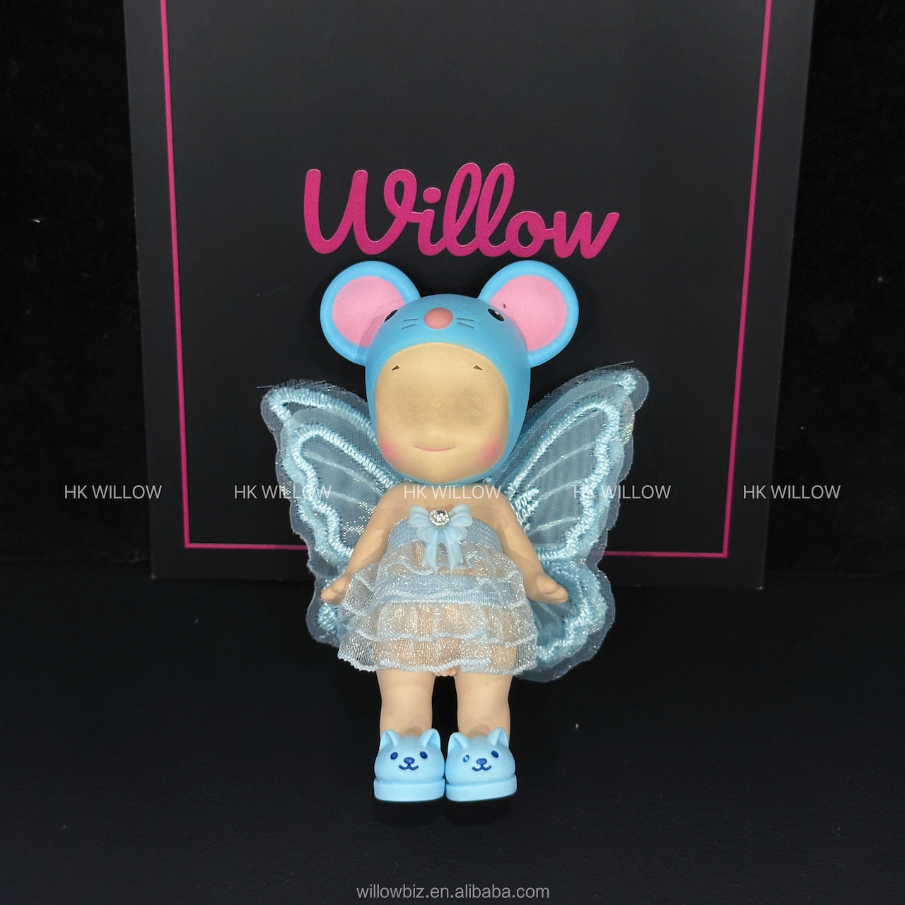 ชุดเดรสลูกไม้สีฟ้า