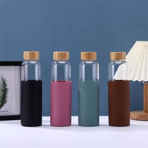 Bouteille d'eau incassable en verre borosilicate avec manchon en silicone coloré pour les étudiants, idéale pour le sport quotidien, 500 ml - Product Image 4
