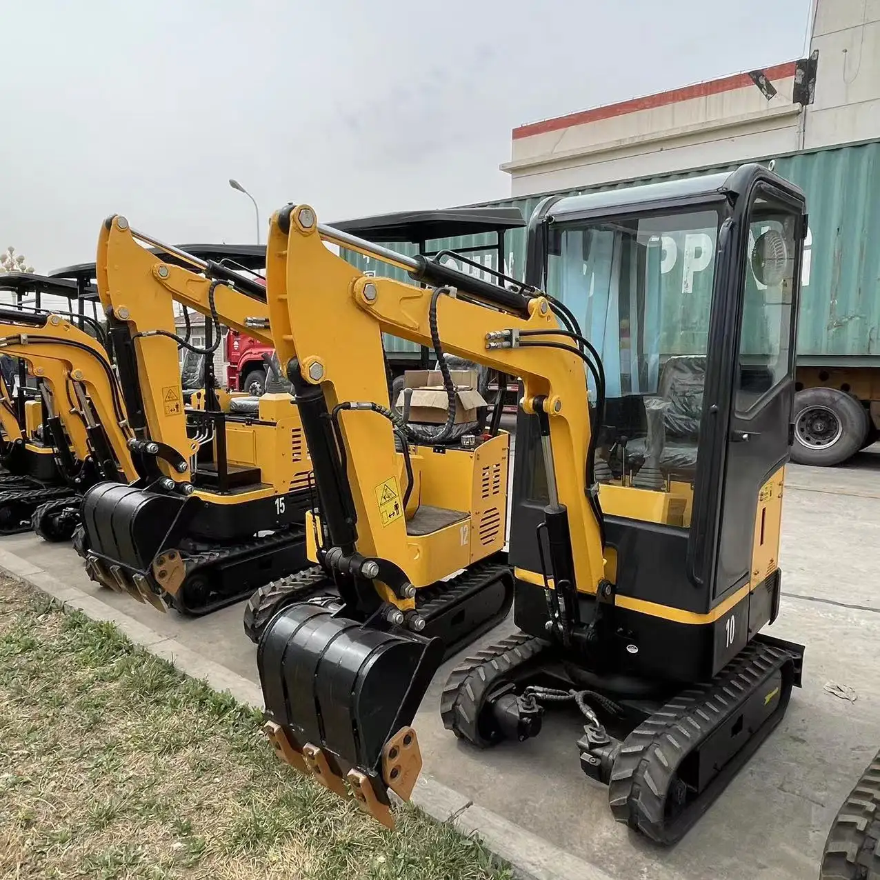 china compact Small crawler digger 1ton 1.2ton 1.5ton mini excavator with cabin for sale