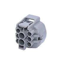 Conector de Cableado Automotriz Impermeable Gris de 8 Vías Hembra 7283-7081-40 90980-10895