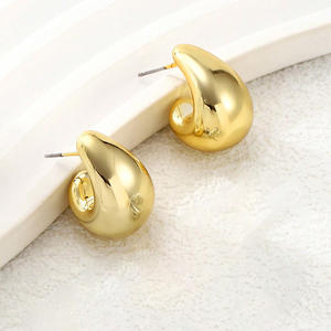 Boucles d'oreilles tendance en alliage de zinc plaqué or en forme de goutte d'eau, bijoux pour femmes, cadeau 2024 - Product Image 4