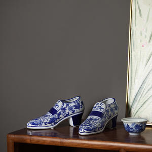 Jarrón azul y blanco con estampado 3D, zapatos de bailarina de cerámica, decoración del hogar, jarrón, cesta de dulces, adornos - Product Image 4