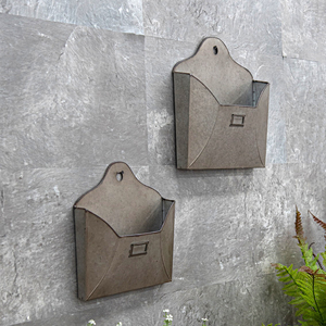 ที่แขวนจดหมายแบบแขวนผนังโลหะชุบสังกะสีสไตล์วินเทจ S/2 Retro Pocket Mail Holder ตกแต่งด้วยดีไซน์เก่าแบบดิสเทรส - Product Image 2