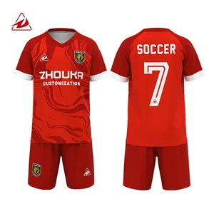 Été Nouveau design Uniformes de football pour enfants en polyester sublimation pour la course à pied Entraînement à séchage rapide Maillot de football personnalisé