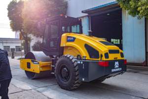 รถบดอัดแบบลูกกลิ้งเดี่ยวขนาด 18 ตัน สำหรับงานหนัก พร้อมแรงสั่นสะเทือนสูงเพื่อการบดอัดลึก - Product Image 6