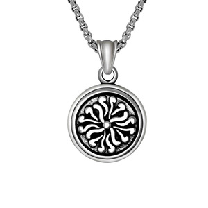 Collar con colgante redondo de acero inoxidable, diseño de flor, joyería unisex SP527 - Product Image 1