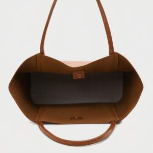 Bolso de Hombro de Gran Capacidad para Mujer, Popular en 2026, Bolso de Hombro de Cuero PU de Alta Calidad para Mujer al por Mayor - Product Image 6