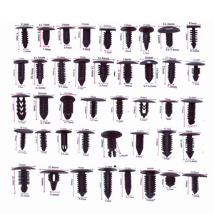 Clips de <span class=keywords><strong>fixation</strong></span> à rivets à pointe barbelée en nylon noir brillant pour garnitures intérieures de voiture et arbres de Noël - Product Image 3