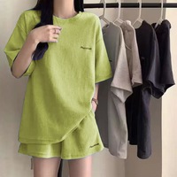 Ensemble deux pièces gaufré tendance, décontracté et sportif, à manches courtes, coupe ample au-dessus du genou, jambes larges, brodé, amincissant, pour l'été