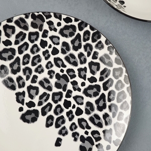 Nuovo Design <span class=keywords><strong>Set</strong></span> di Stoviglie da Tavola in Ceramica da <span class=keywords><strong>18</strong></span> Pezzi in Stile Europeo con Stampa Leopardata e Tampografia - Product Image 2