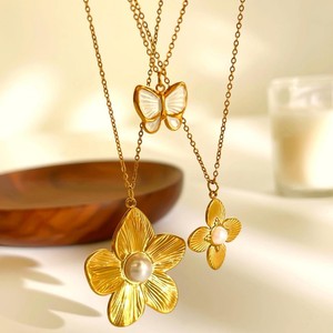 Collier <span class=keywords><strong>papillon</strong></span> à pétales élégant vintage YF8263 pour femmes, plaqué or 18 carats, acier inoxydable imperméable - Product Image 3