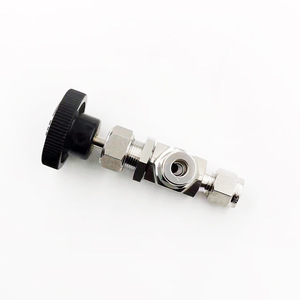 Válvula de aguja de ángulo recto de acero inoxidable 316L con puerto de 1/4 pulgada para modelo de camino de gas de laboratorio 3000P - Product Image 1
