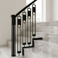 Escalier droit moderne en bois massif et acier avec rampe en verre trempé pour usage intérieur en villa
