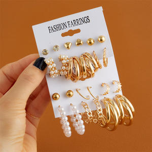 Conjunto de pendientes geométricos dorados para mujer, precio al por mayor de fabricante, pendientes y accesorios de perlas a la moda - Product Image 1