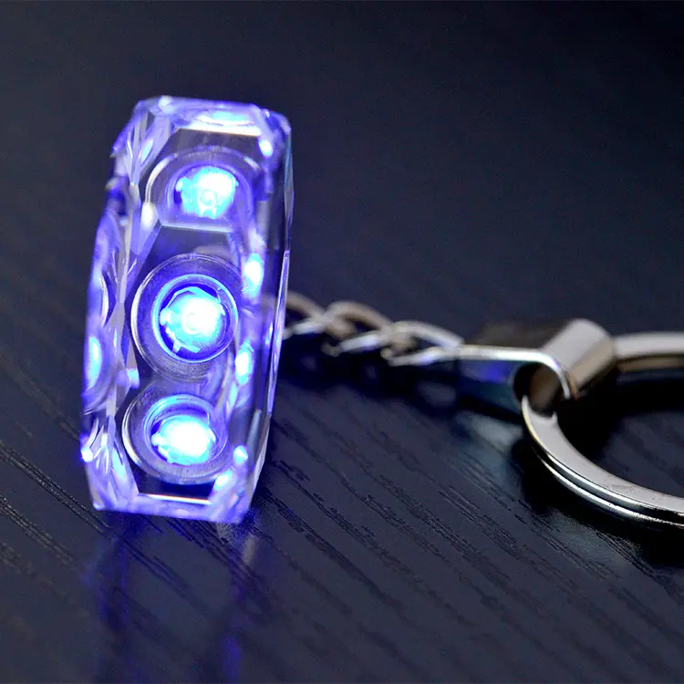 พวงกุญแจไฟ LED คริสตัลรูป3D ใสสลักด้วยเลเซอร์พวงกุญแจไฟ7สีปรับโลโก้ได้ตามต้องการ